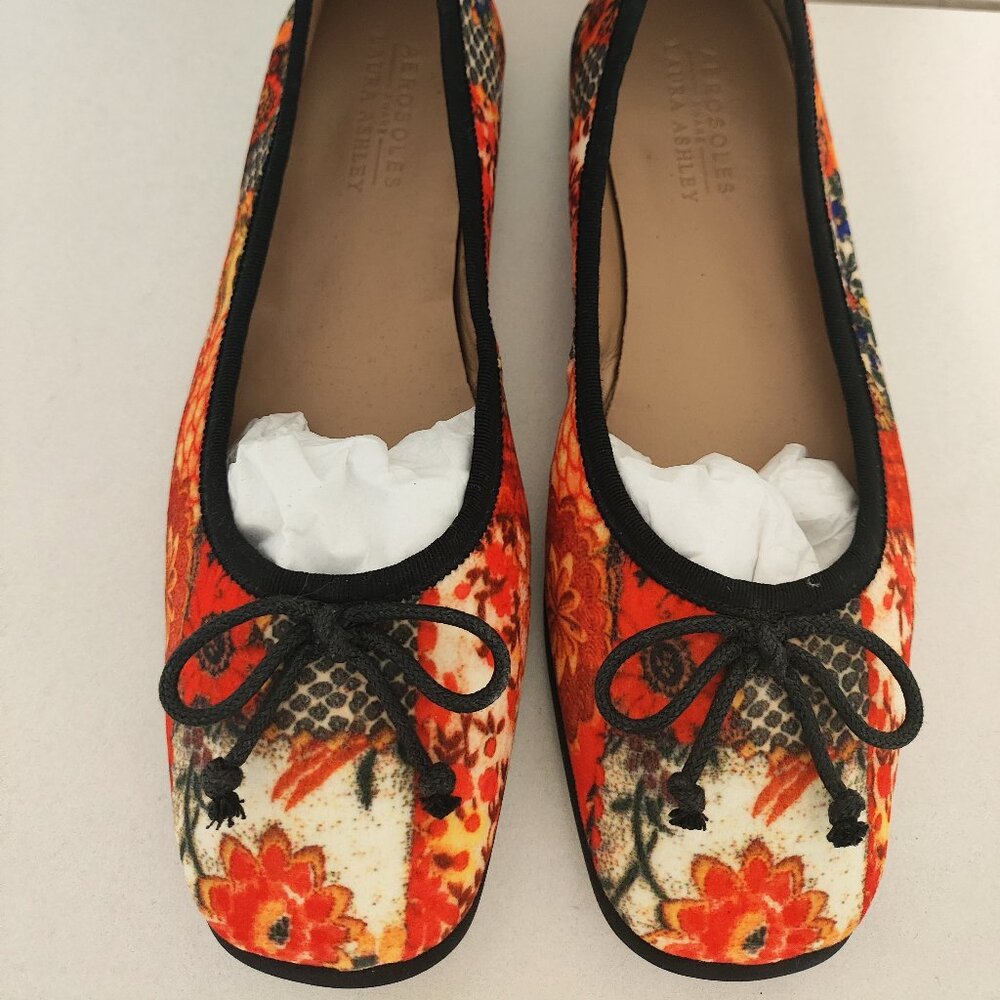 AEROSOLES Women’s Flowery Velvet Padded Comfort Size 8 - Picture 2 of 6